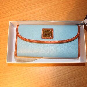 DOONEY & BOURKE Pebble Grain Continental Clutch Wallet